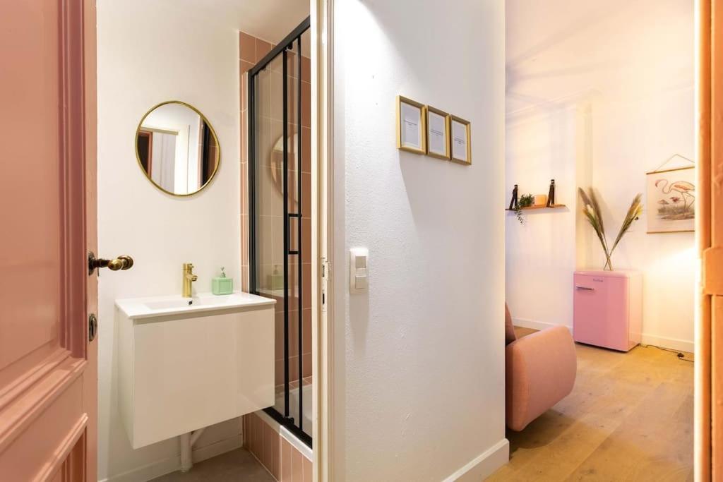 Pink Fairytale-Like Apartment Antwerpen Ngoại thất bức ảnh